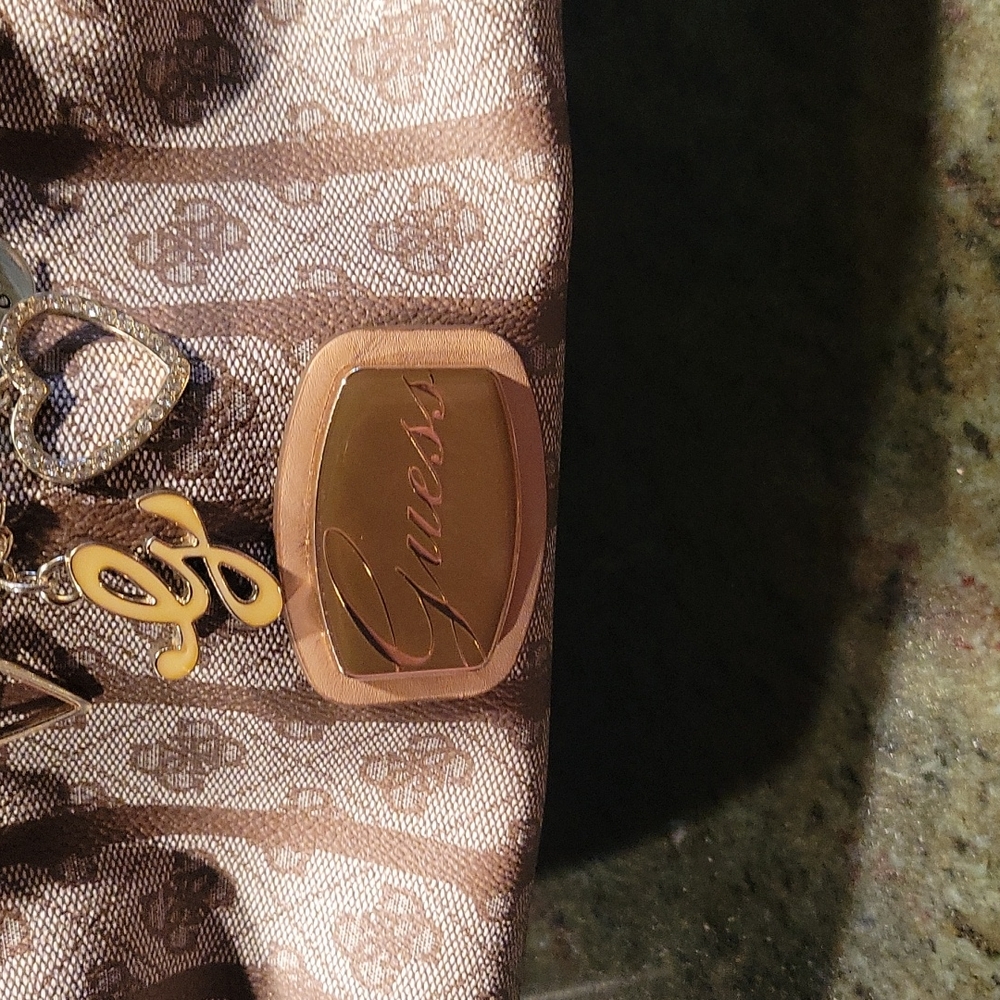 GUESS handbag - Picture 5 of 10